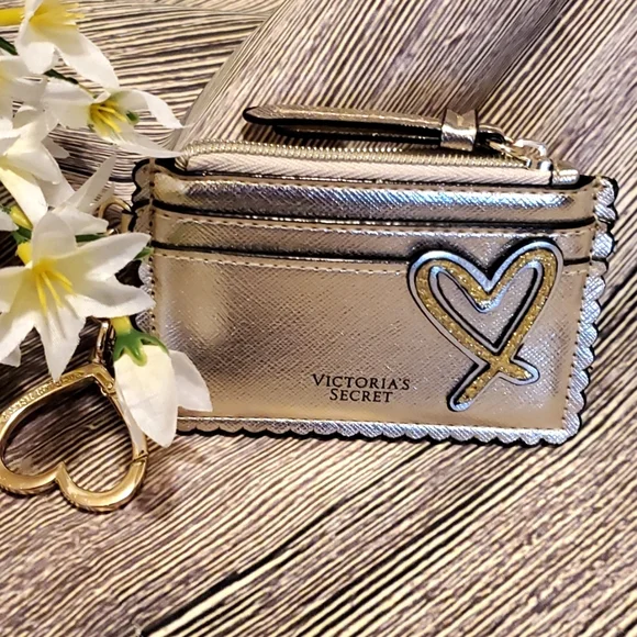 Victoria&#39;s Secret - ヴィクトリア☆ゴールドウィングケース Victoria's Secret | Accessories | Victoria Secret Gold Card
